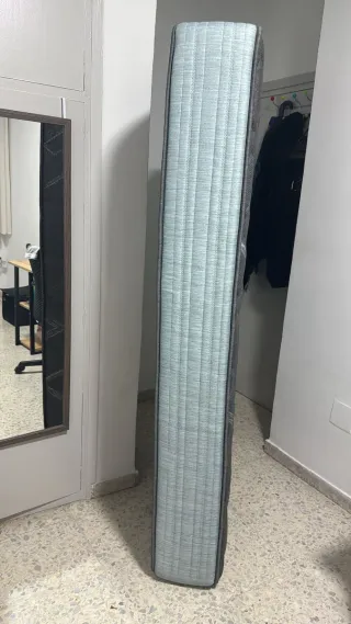 Colchón de tela gris