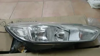 Faro Derecho Ford Focus 2018