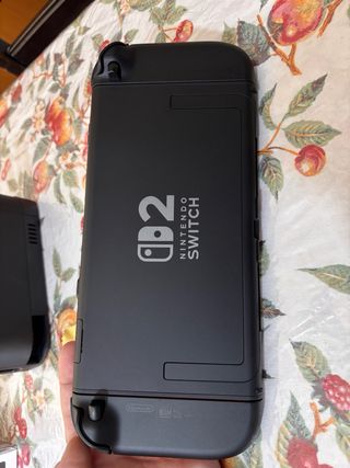 Nintendo Switch 2 + tre giochi pokemon inclusi