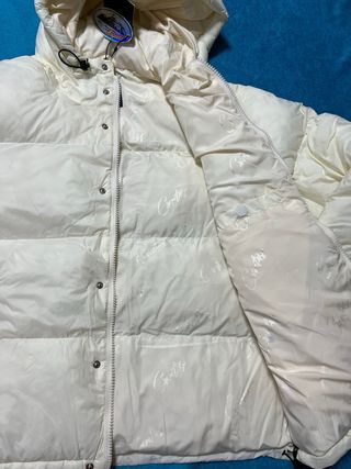 Chaqueta Corteiz Bolo Puffer Off-White