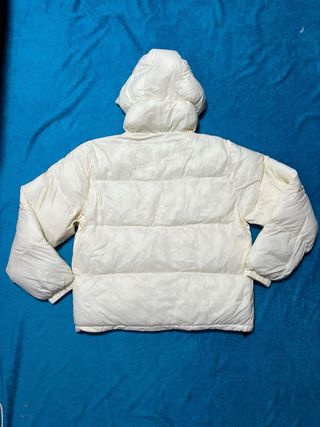 Chaqueta Corteiz Bolo Puffer Off-White