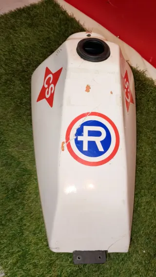 Depósito gasolina moto. 2a OPORTUNITAT.