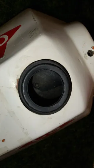 Depósito gasolina moto. 2a OPORTUNITAT.