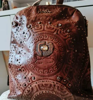 Mochila Anekke Piel Marrón Diseño Étnico