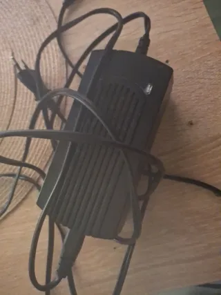 Cargador Patinete Eléctrico Bison 600W