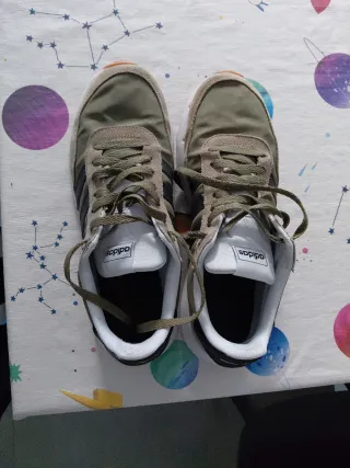 Zapatillas Adidas Talla 44 Beige y Verde