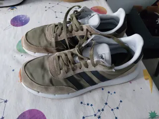 Zapatillas Adidas Talla 44 Beige y Verde