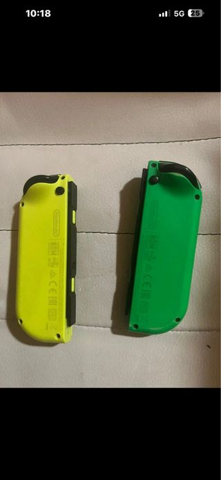 Joy-Con Nintendo Verdi e Gialli