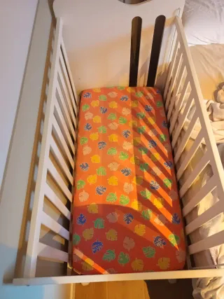 Cuna Micuna 60x120 blanca + Colchón y Sábanas