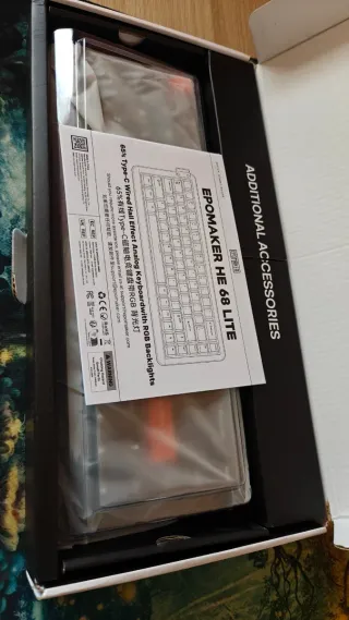 Teclado Epomaker Negro y Naranja