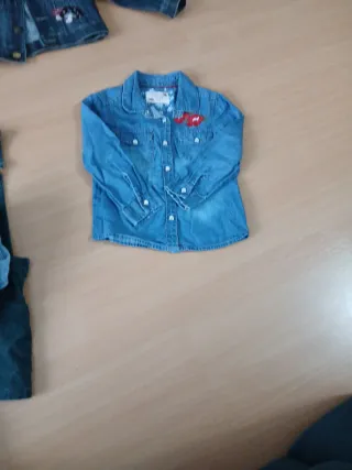 Lote: Peto, 2 camisas y cazadora vaquera