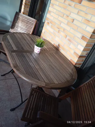Mesa y 2 sillas de Teka