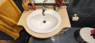 Mueble de baño con espejo