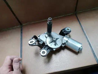 Motor limpiaparabrisas trasero Golf 5
