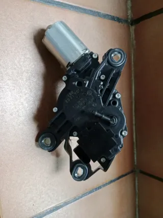 Motor limpiaparabrisas trasero Golf 5