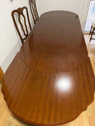 Mesa comedor madera y 4 sillas tapizadas
