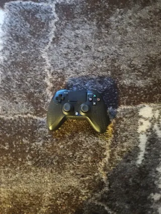 Mando de videojuegos negro