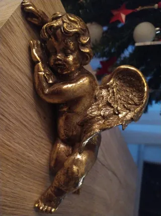 Angioletto dorato in legno