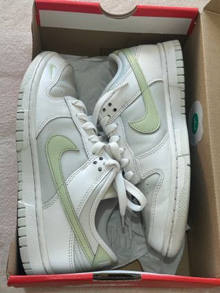 Nike Dunk Low Verde y Blanco Casi Nuevas