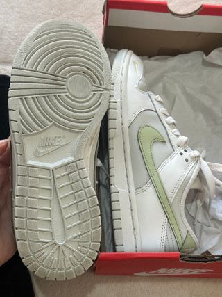 Nike Dunk Low Verde y Blanco Casi Nuevas
