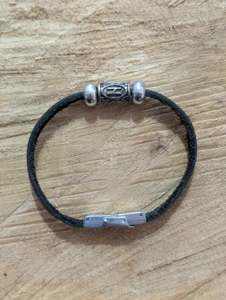 Pulsera hecha a mano con abalorios