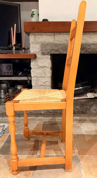 Sillas de madera con asiento de tela