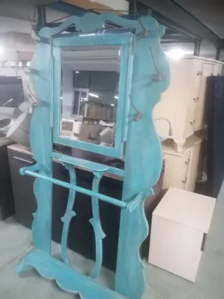 Perchero de entrada con espejo