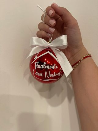 Pallina di Natale Rossa con Fiocco Bianco