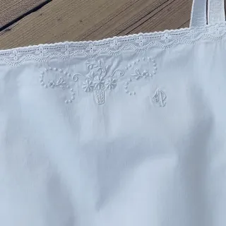 Camisón de algodón  vintage bordado  y encaje