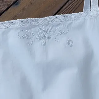 Camisón de algodón  vintage bordado  y encaje