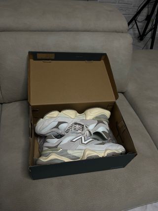 New Balance 9060 camoscio beige grigio taglia 44