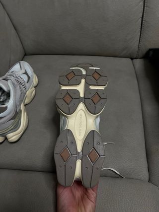 New Balance 9060 camoscio beige grigio taglia 44