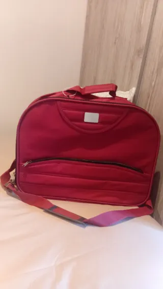Bolsa de viaje o para portátil roja