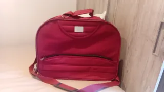 Bolsa de viaje o para portátil roja