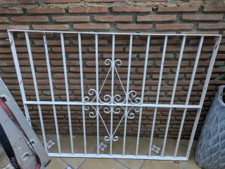 Reja de hierro forjado blanca