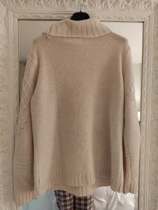 Jersey cuello alto blanco crema trenzado