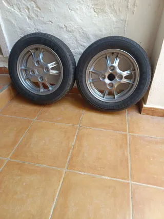 4 Llantas con Goma Coche