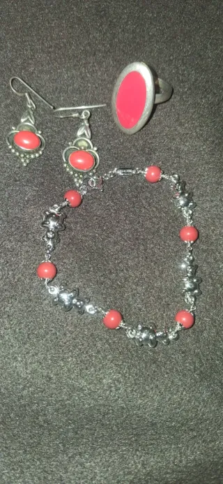 Anello,orecchini, bracciale con Pietre Rosse