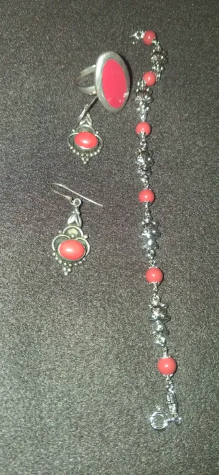 Anello,orecchini, bracciale con Pietre Rosse