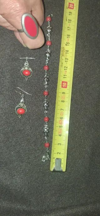 Anello,orecchini, bracciale con Pietre Rosse