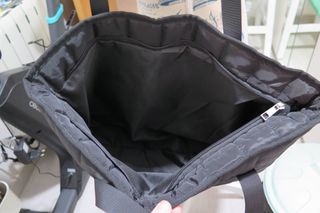 Bolso XL Negro Acolchado Portátil