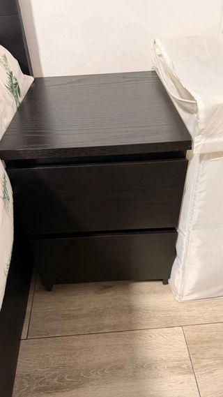 2 Mesitas de noche negras