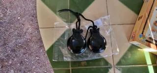 Castañuelas negras