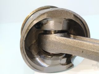 Audi 513327 pistón 038j a4 berlina (8e) 2.0 tdi