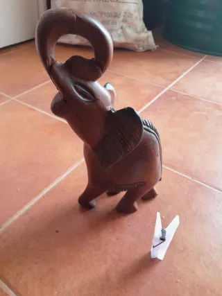 Figuras artesanas de madera de animales