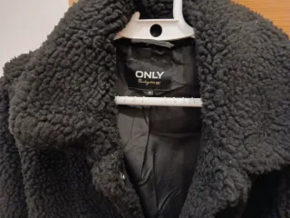 Abrigo borreguito negro Only Talla M