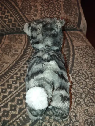 Peluche gato gris y blanco