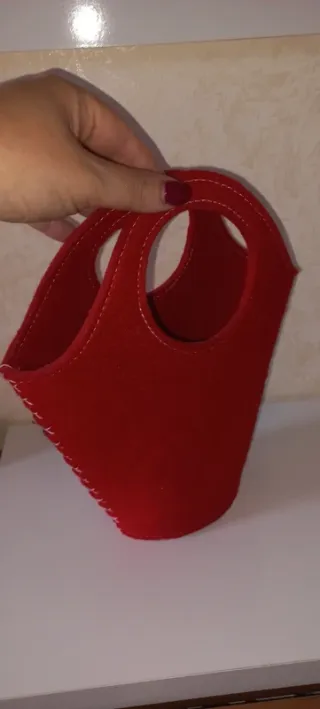 Borsetta secchiello in feltro rossa