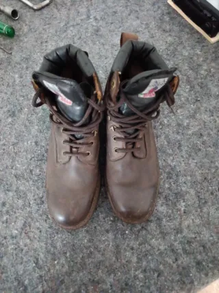 Botas de montaña cuero talla 43