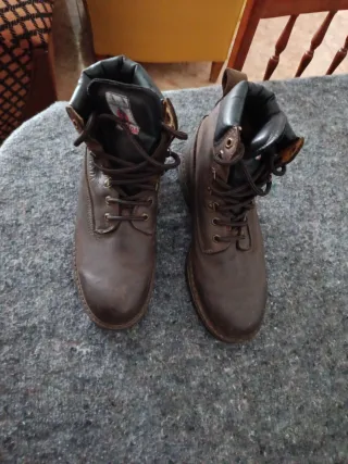 Botas de montaña cuero talla 43
